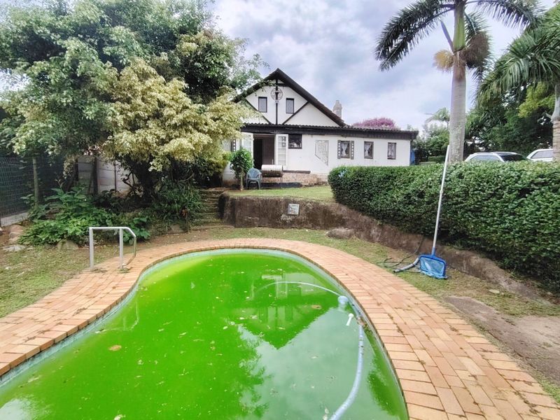 Three properties for the price of one. - Photo 3