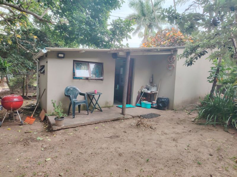 Three properties for the price of one. - Photo 7