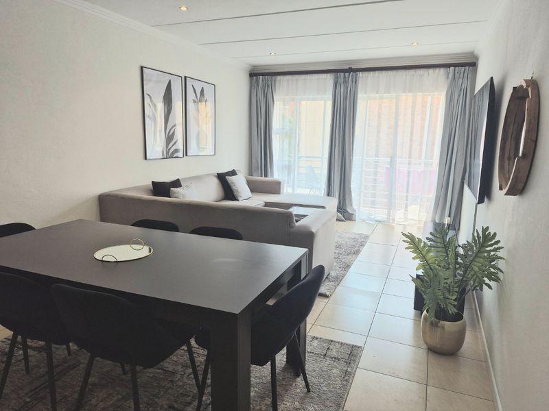 Immaculate and Spacious 2 Bedroom 1 Bathroom Apartment For Sale in Blackheath - Photo 8