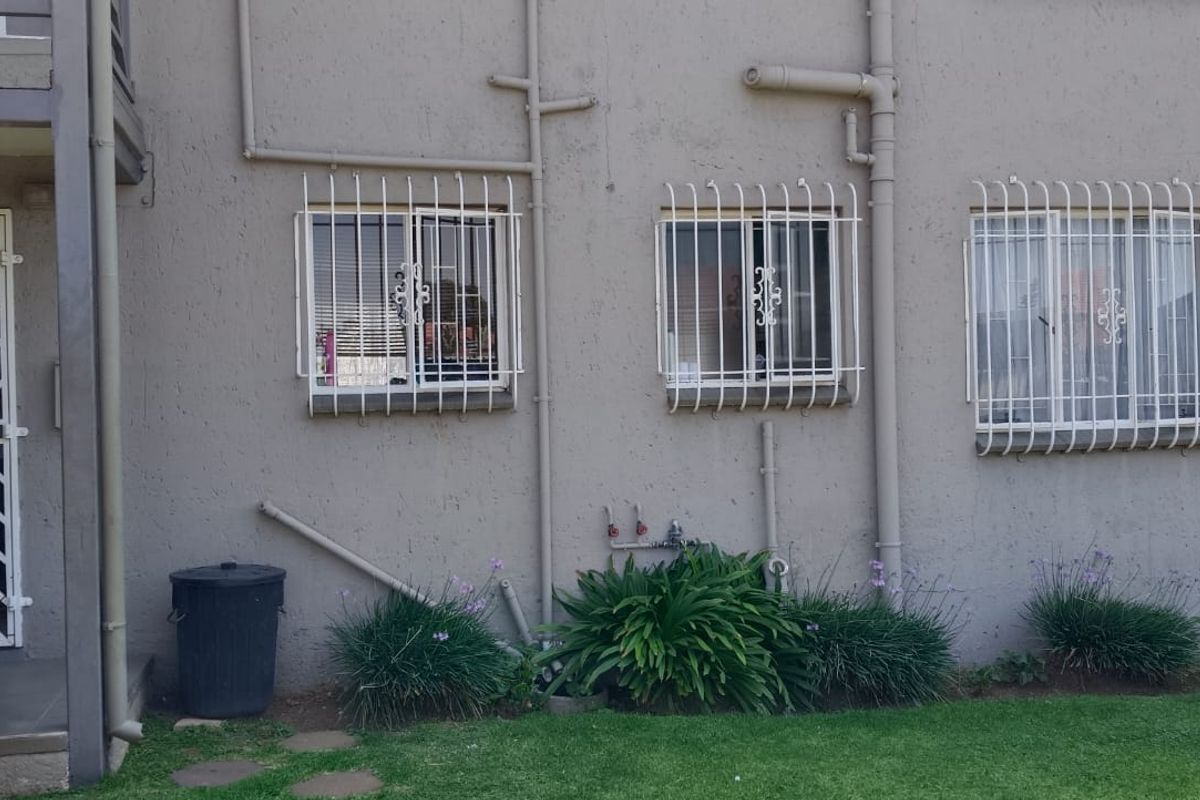 Ground floor townhouse, in the heart of Glen Marais - Photo 5