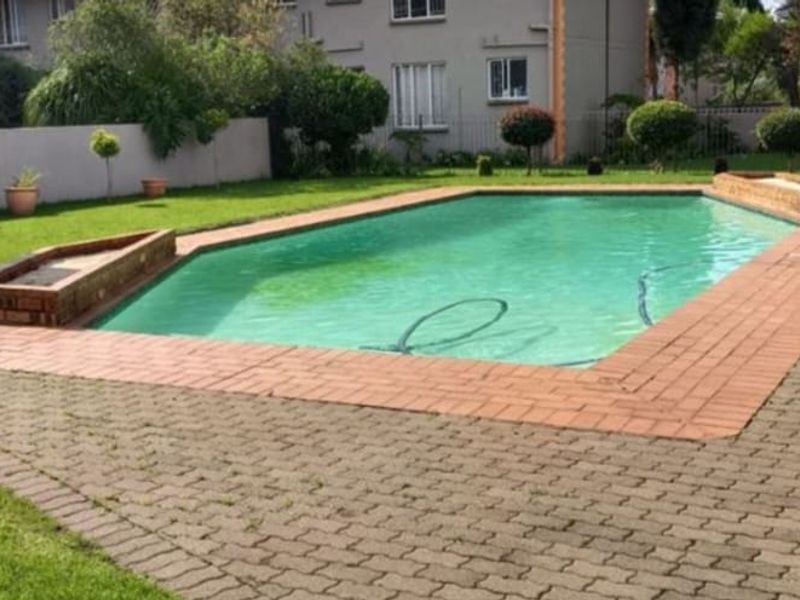 Ground floor townhouse, in the heart of Glen Marais - Photo 3