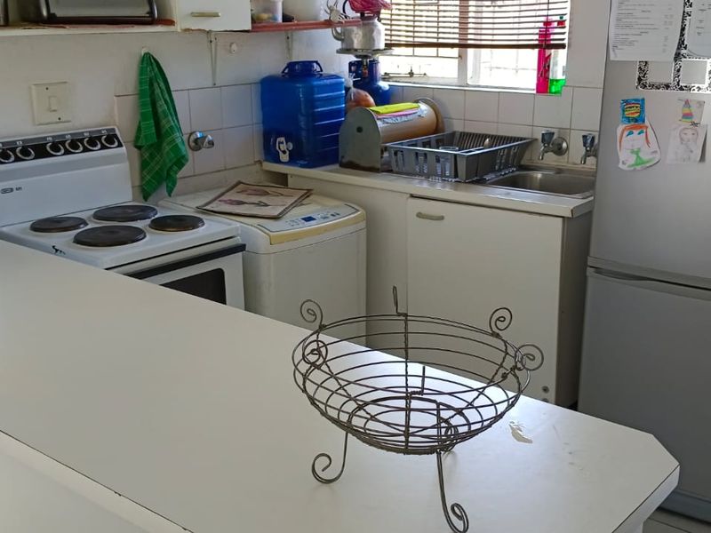 Ground floor townhouse, in the heart of Glen Marais - Photo 8