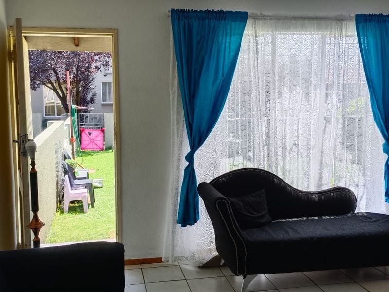 Ground floor townhouse, in the heart of Glen Marais - Photo 7