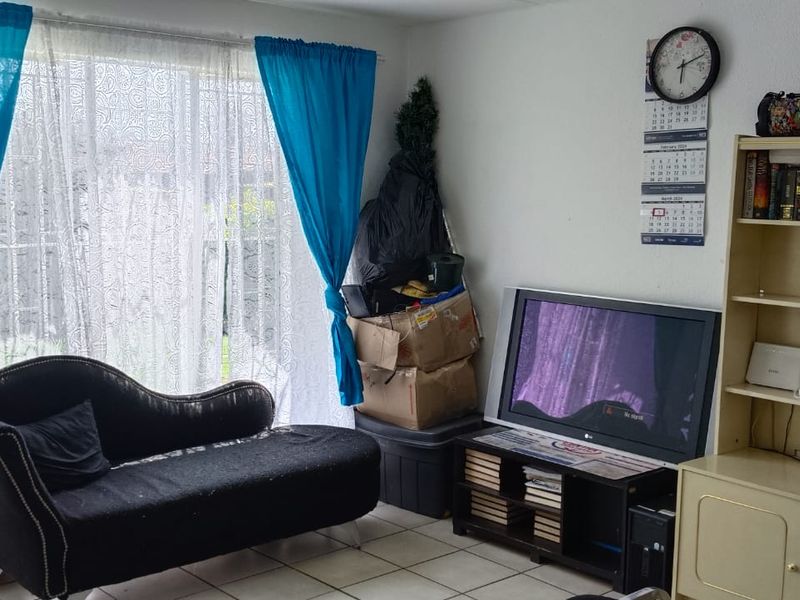 Ground floor townhouse, in the heart of Glen Marais - Photo 6