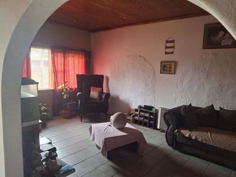 Well-appointed property in Manor Heights, Despatch  - Photo 5