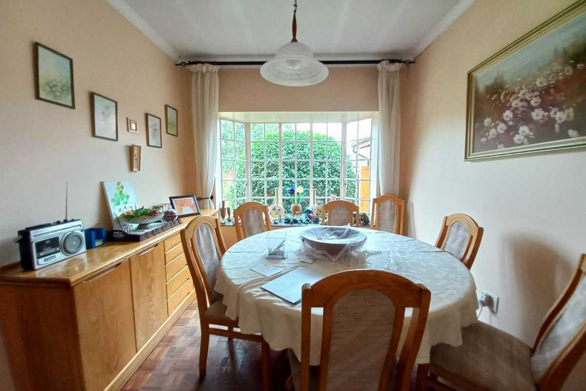 Beautiful Family Home in Secure Harmelia Enclosure – Spacious Corner Stand! - Photo 5