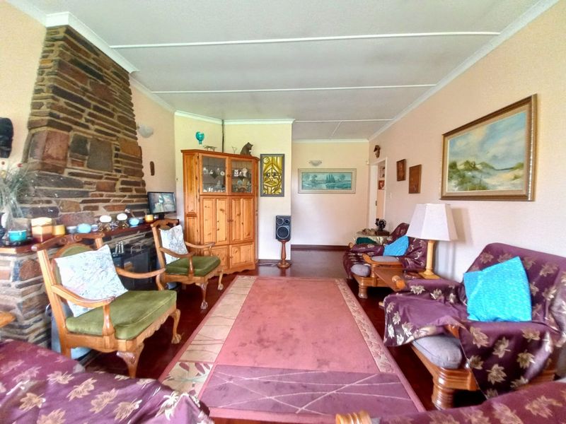Beautiful Family Home in Secure Harmelia Enclosure – Spacious Corner Stand! - Photo 3