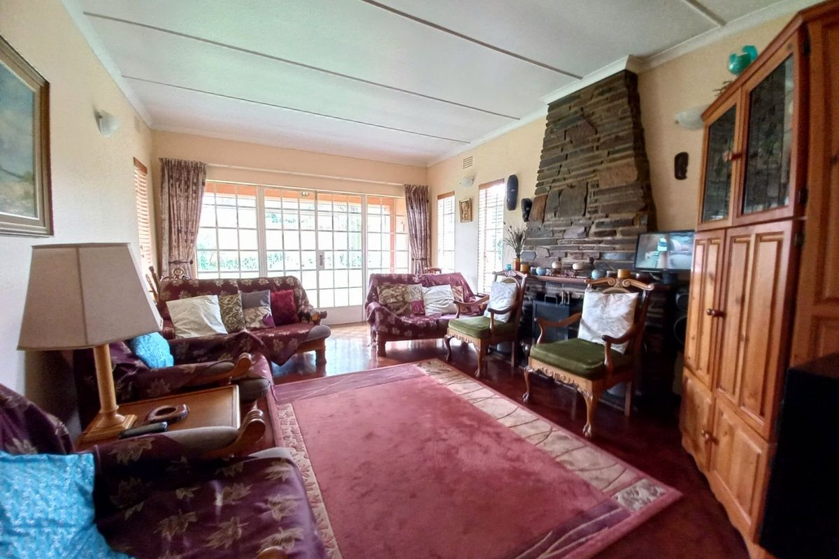 Beautiful Family Home in Secure Harmelia Enclosure – Spacious Corner Stand! - Photo 4