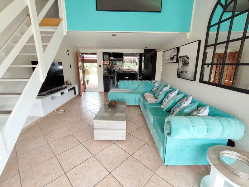 Immaculate Renovated Home with Private Vaal Dam Access - Photo 4