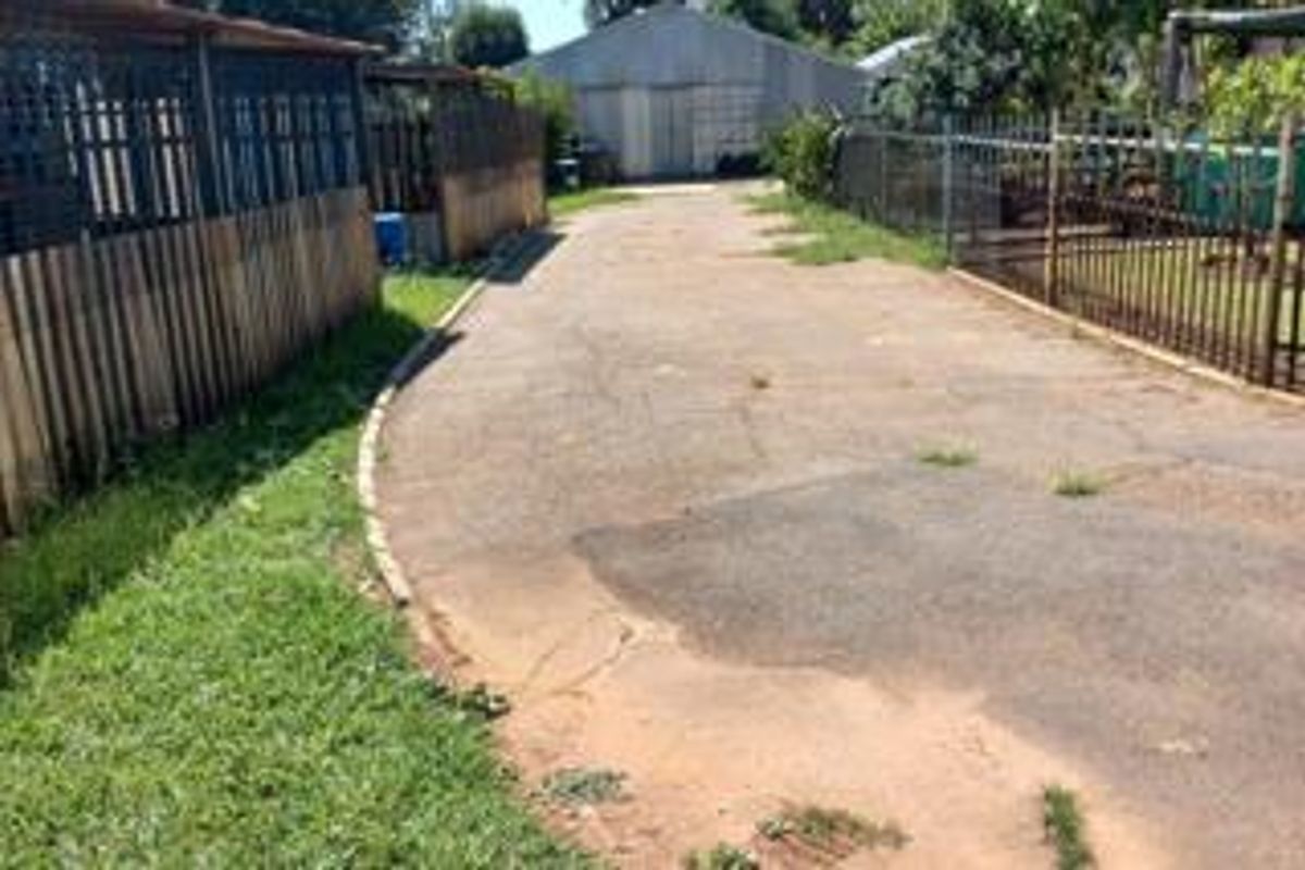 Introducing a rare opportunity to own a prime plot in Bredell AH, - Photo 5