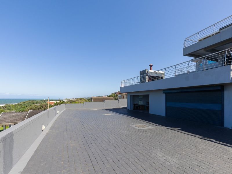 Elevate Your Lifestyle In This Stunning 5-Bedroom Architect-Designed Home! - Photo 3