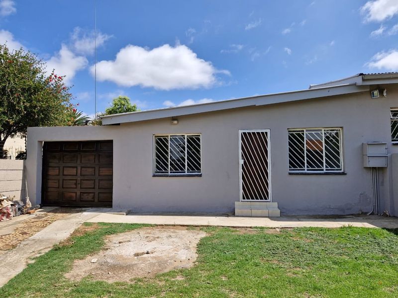 Prime 7-Unit Apartment Block Investment for Sale in Erasmia - Photo 6