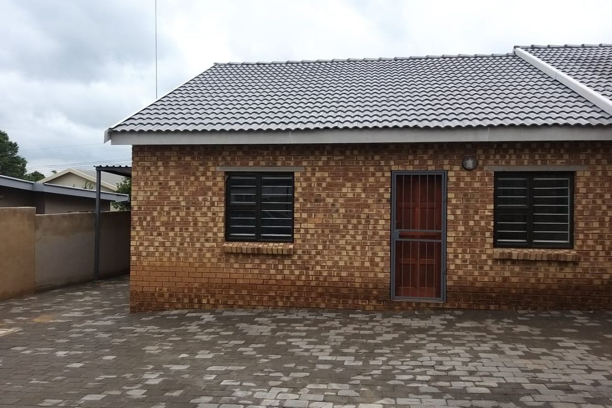 Prime 7-Unit Apartment Block Investment for Sale in Erasmia - Photo 2