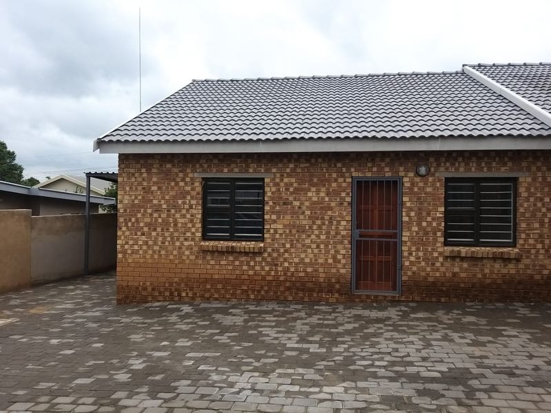 Prime 7-Unit Apartment Block Investment for Sale in Erasmia - Photo 2