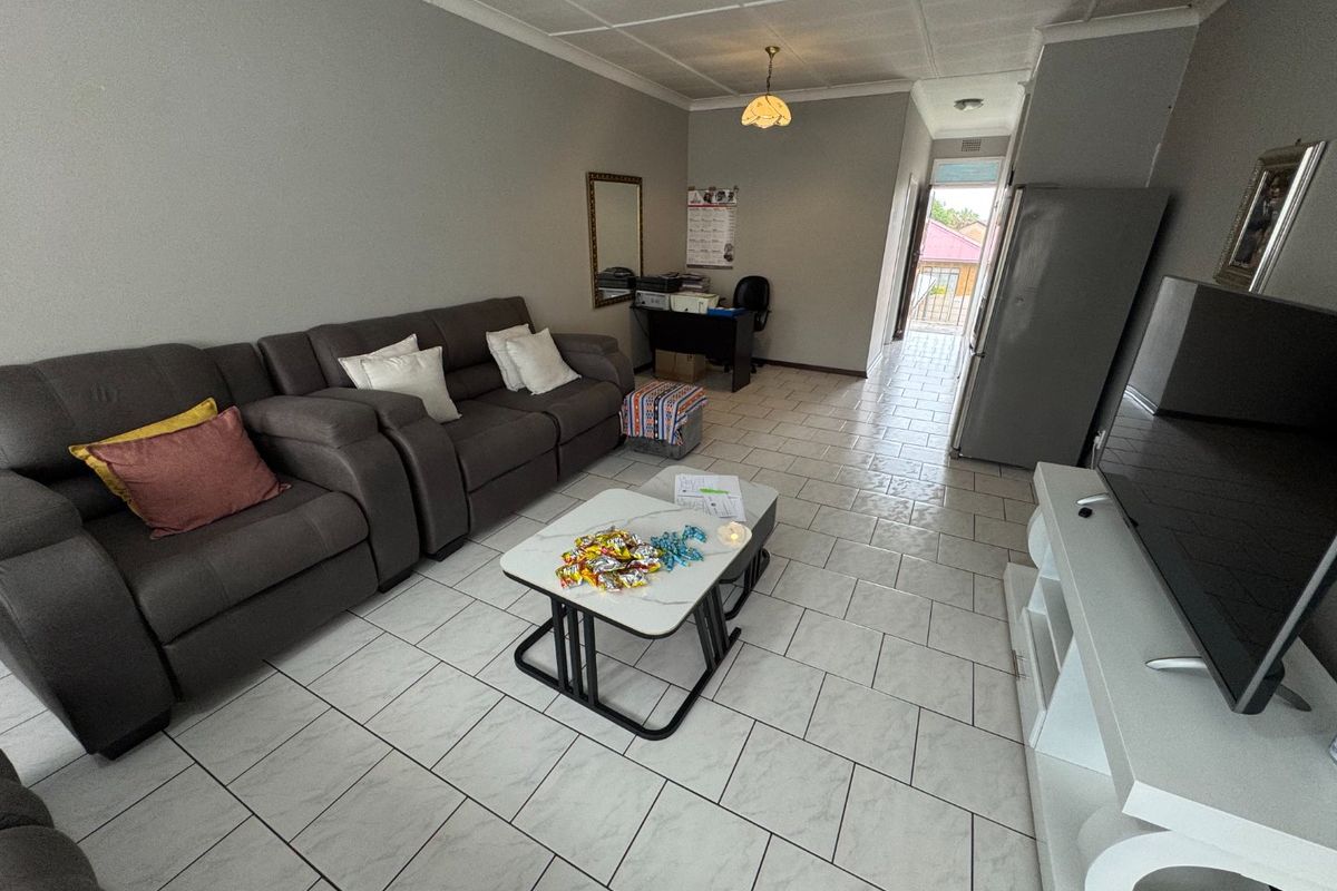 Affordable and Comfortable Two-Bedroom Home - Photo 3