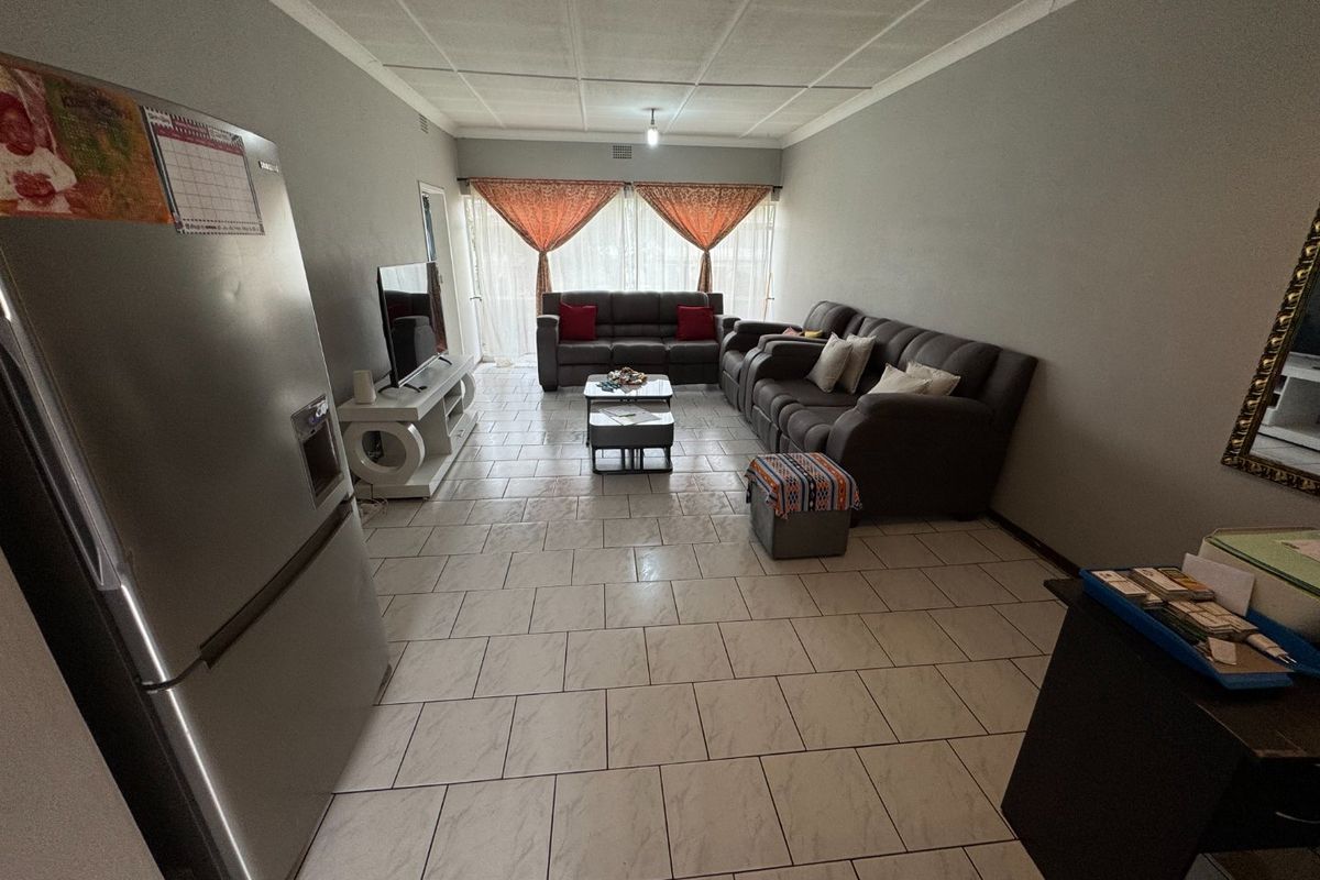 Affordable and Comfortable Two-Bedroom Home - Photo 2