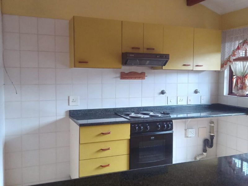 Two Bedroom Townhouse for sale in Margate Ultimate Bargain! - Photo 9