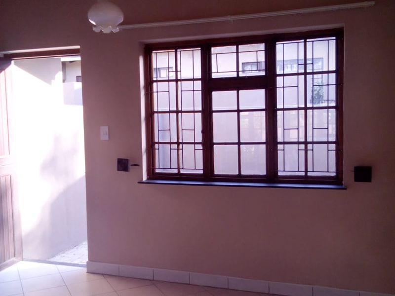 TOWNHOUSE FOR SALE IN MARGATE, MARGATE - Photo 9