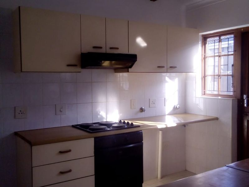 TOWNHOUSE FOR SALE IN MARGATE, MARGATE - Photo 6