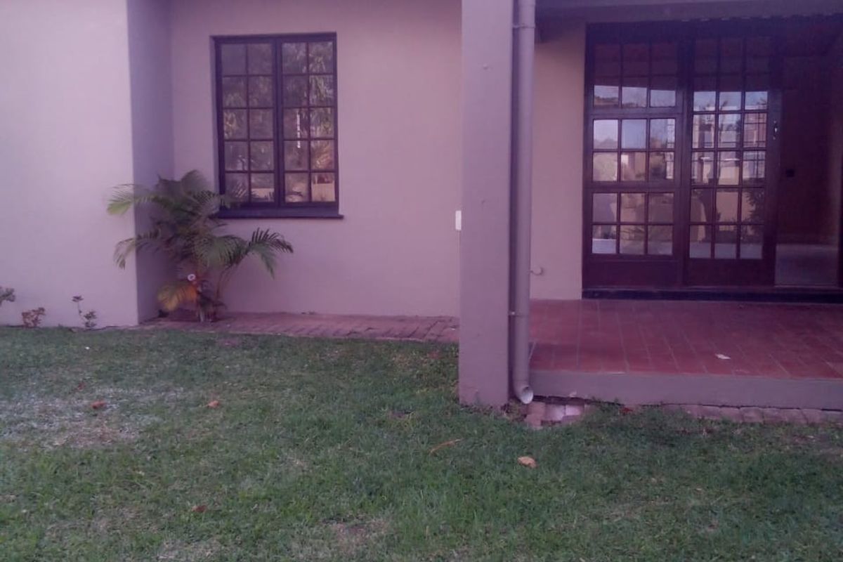 TOWNHOUSE FOR SALE IN MARGATE, MARGATE - Photo 2