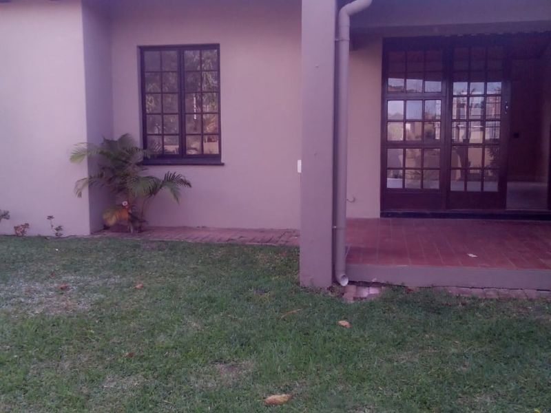 TOWNHOUSE FOR SALE IN MARGATE, MARGATE - Photo 2