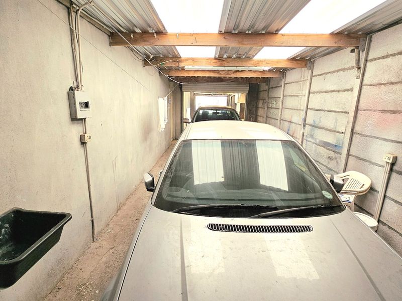 Four bedroom Freestanding house with surveillance cameras  - Photo 8