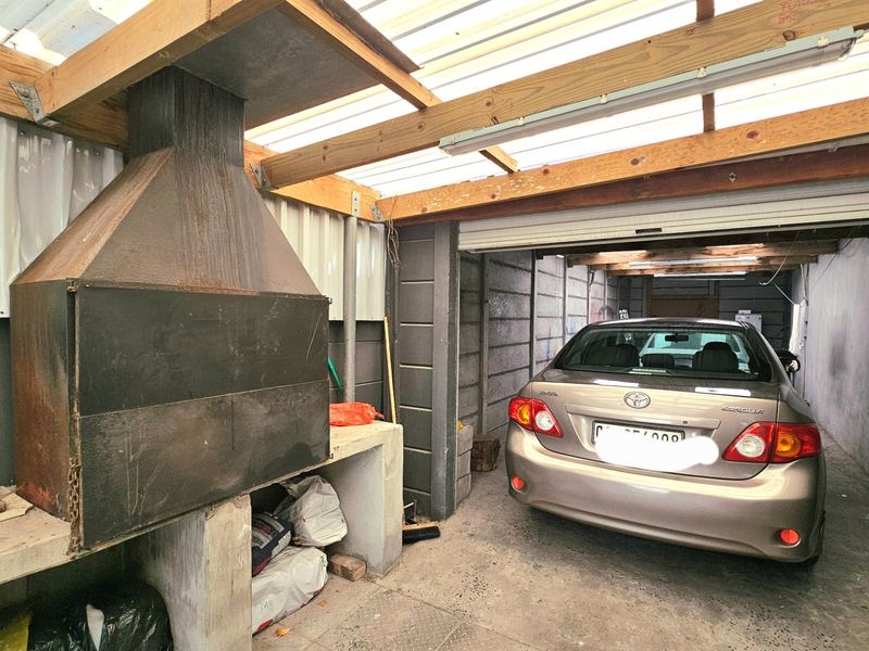 Four bedroom Freestanding house with surveillance cameras  - Photo 9