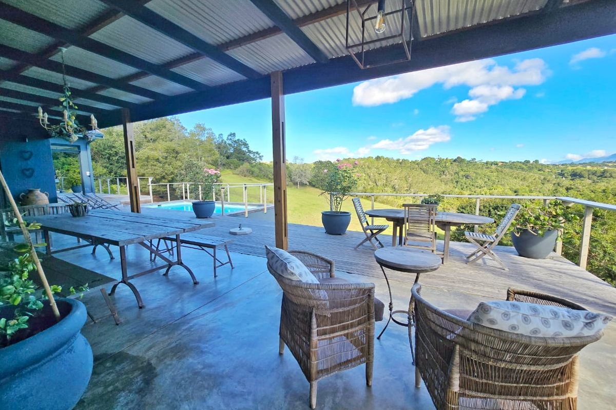 Secluded Forest Retreat with Modern home in Hoekwil, Wilderness. - Photo 4