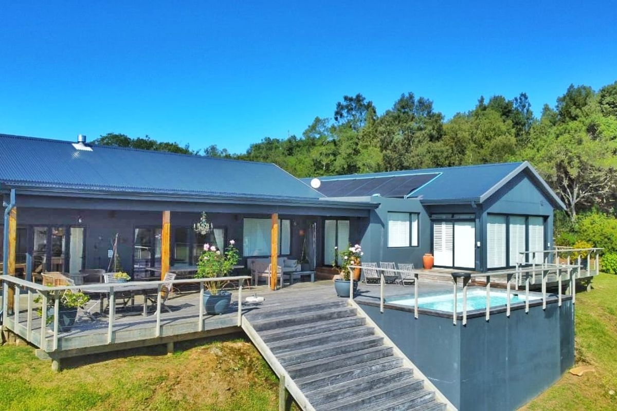 Secluded Forest Retreat with Modern home in Hoekwil, Wilderness. - Photo 2