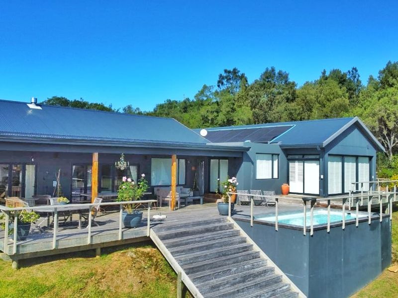 Secluded Forest Retreat with Modern home in Hoekwil, Wilderness. - Photo 2