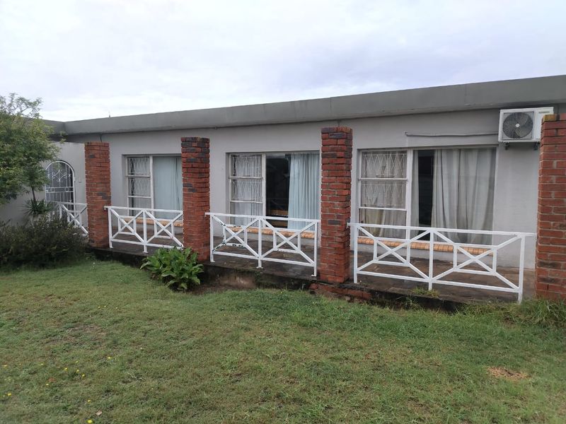 Location... Location... Location - House for sale in Cotswold – Port Elizabeth - Photo 2