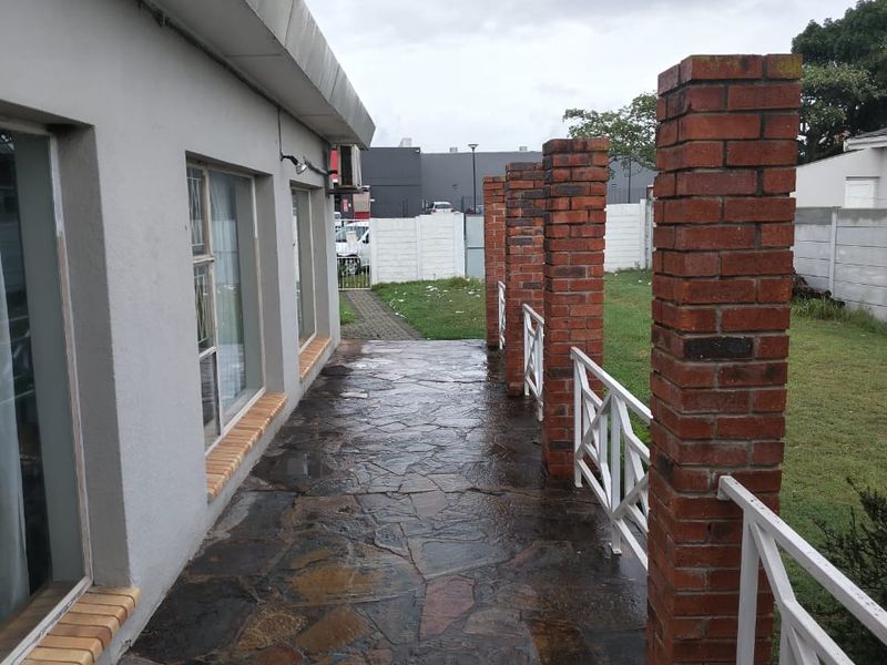 Location... Location... Location - House for sale in Cotswold – Port Elizabeth - Photo 3