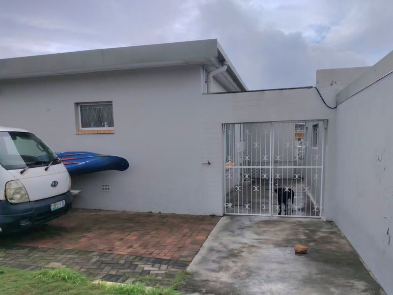 Location... Location... Location - House for sale in Cotswold – Port Elizabeth - Photo 4