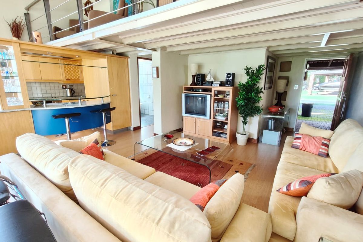 Stunning Renovated Home with Breathtaking Vaal Dam Views - Photo 2