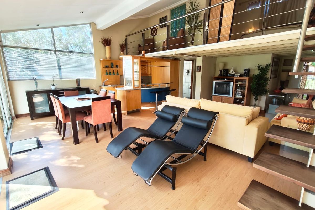 Stunning Renovated Home with Breathtaking Vaal Dam Views - Photo 5