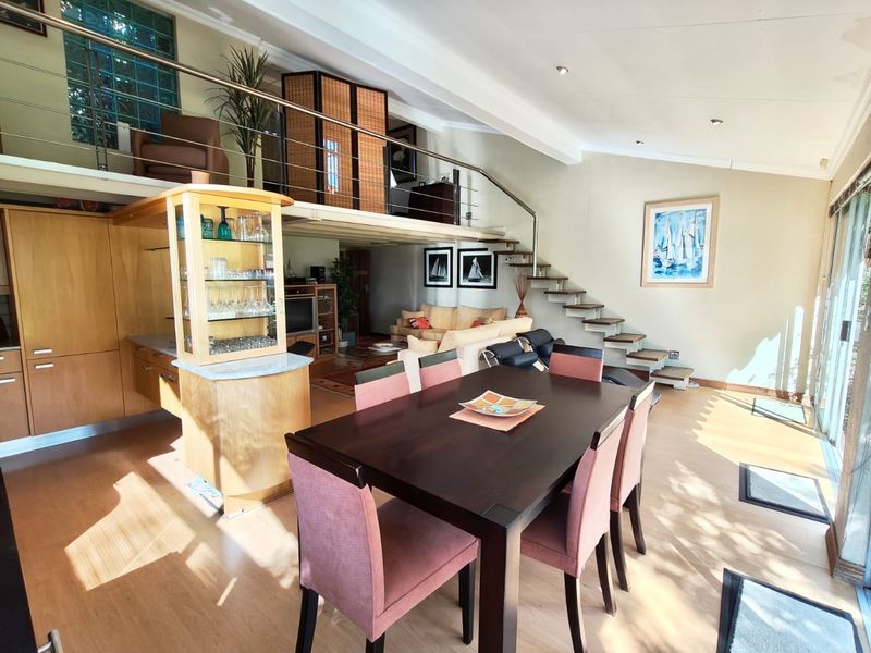 Stunning Renovated Home with Breathtaking Vaal Dam Views - Photo 10