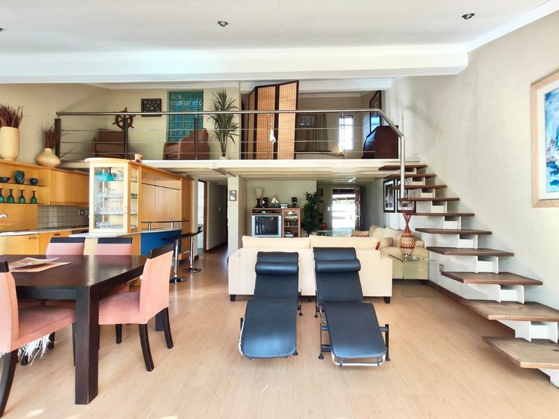 Stunning Renovated Home with Breathtaking Vaal Dam Views - Photo 6