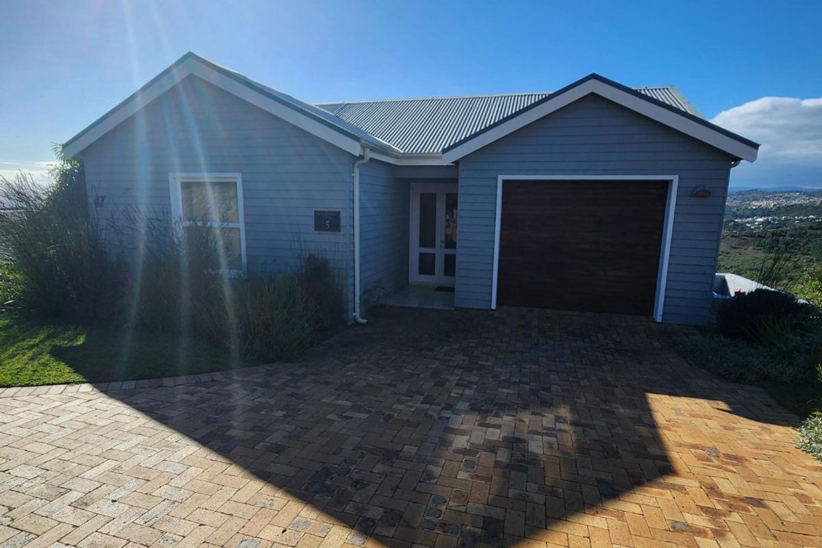 Stylish Lock-Up-and-Go in Pezula Golf Estate - Photo 2