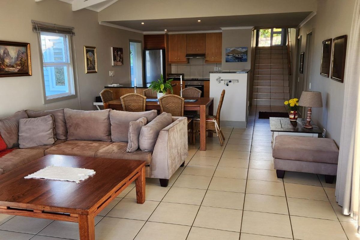 Stylish Lock-Up-and-Go in Pezula Golf Estate - Photo 3