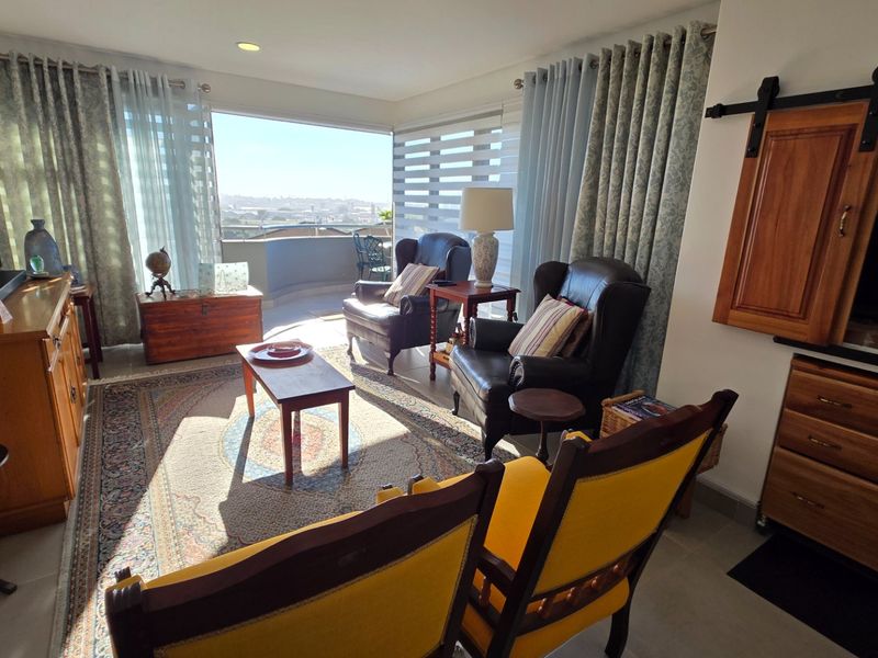 Beautiful Apartment... Garage and Parking... Lot's of Extra's... Inverter System !!! - Photo 10