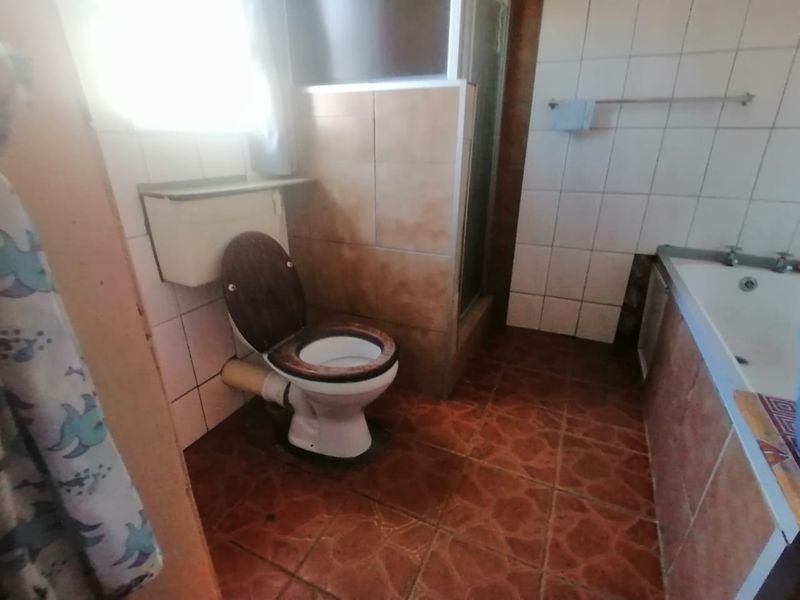 3 Bedroom Home, PLUS 1 bedroom Granny Flat - Photo 5