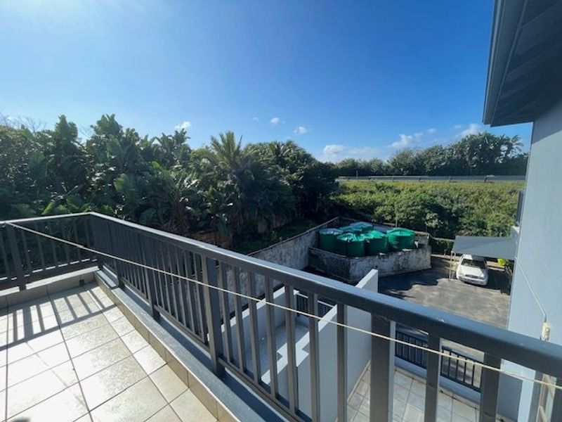 Charming 2-Bedroom, 2-Bathroom Corner Unit  - Photo 10