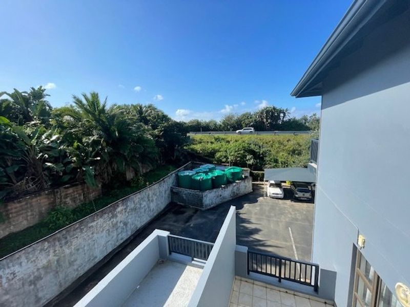 Charming 2-Bedroom, 2-Bathroom Corner Unit  - Photo 9