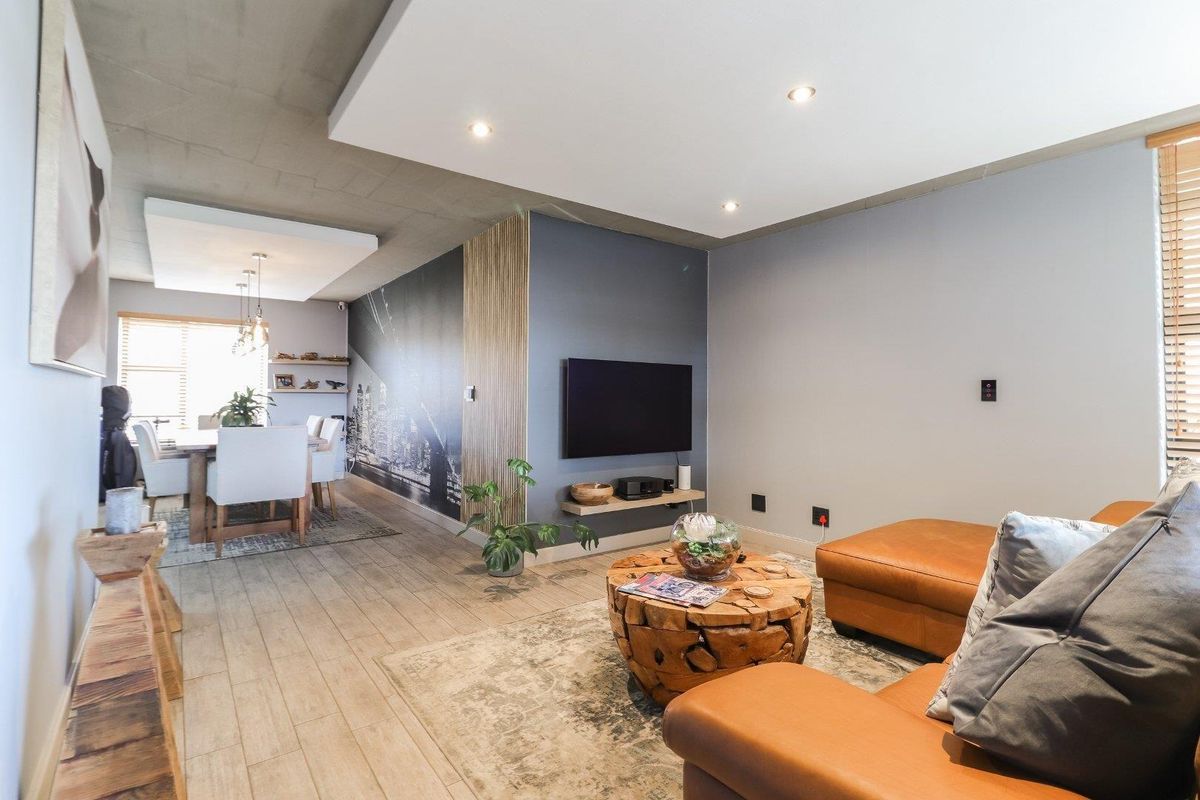 STUNNING 1 BEDROOM FOR SALE IN BEDFORDVIEW - Photo 3