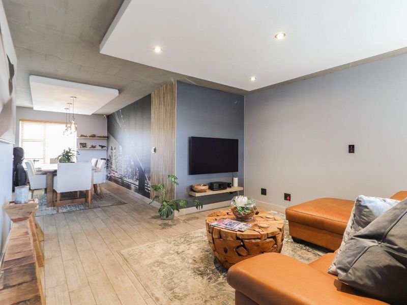 STUNNING 1 BEDROOM FOR SALE IN BEDFORDVIEW - Photo 3