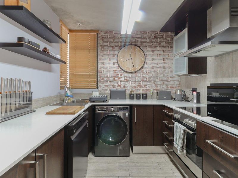 STUNNING 1 BEDROOM FOR SALE IN BEDFORDVIEW - Photo 6