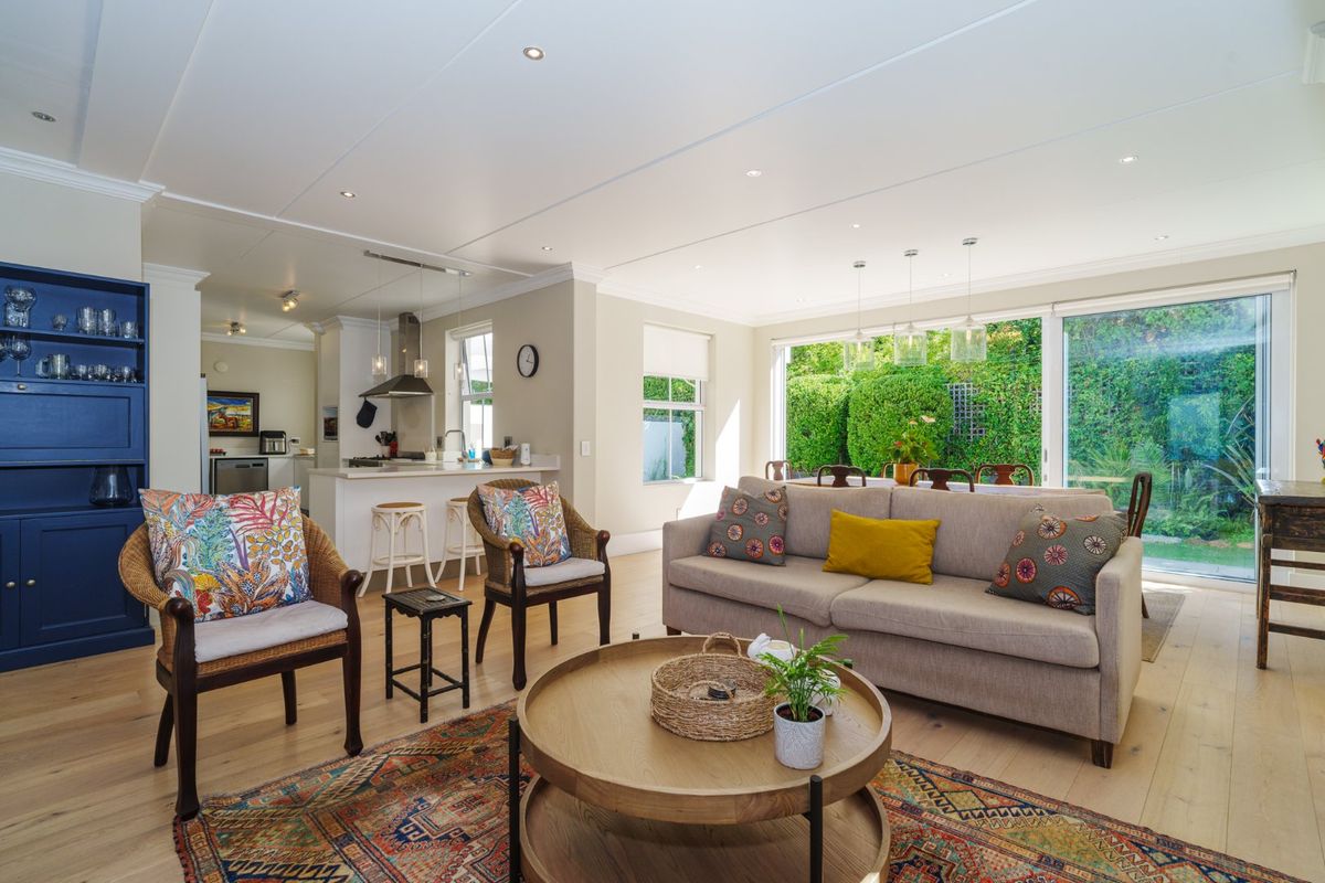 Modern Comfort Meets Peace of Mind in Upper Wynberg - Photo 4