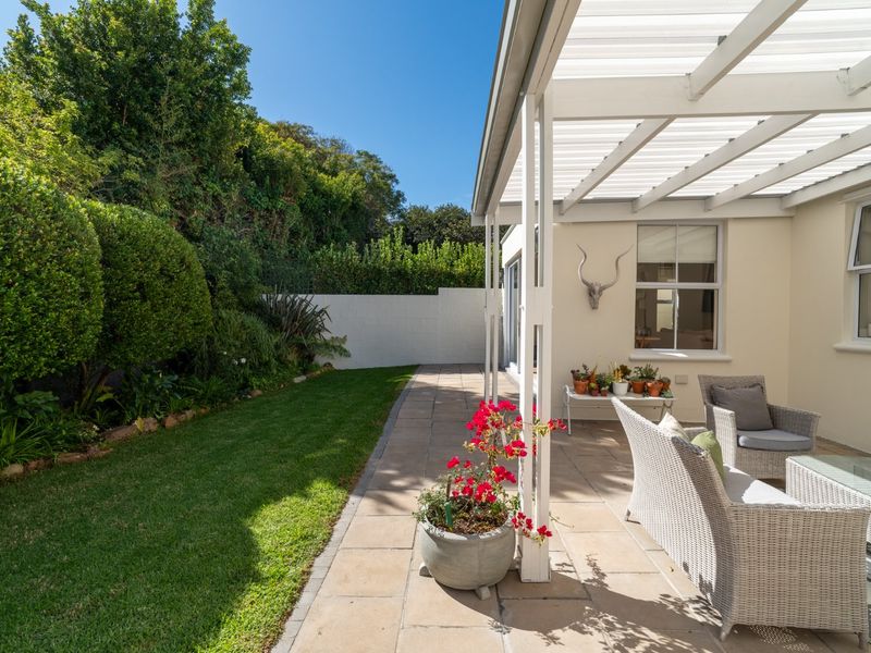 Modern Comfort Meets Peace of Mind in Upper Wynberg - Photo 6