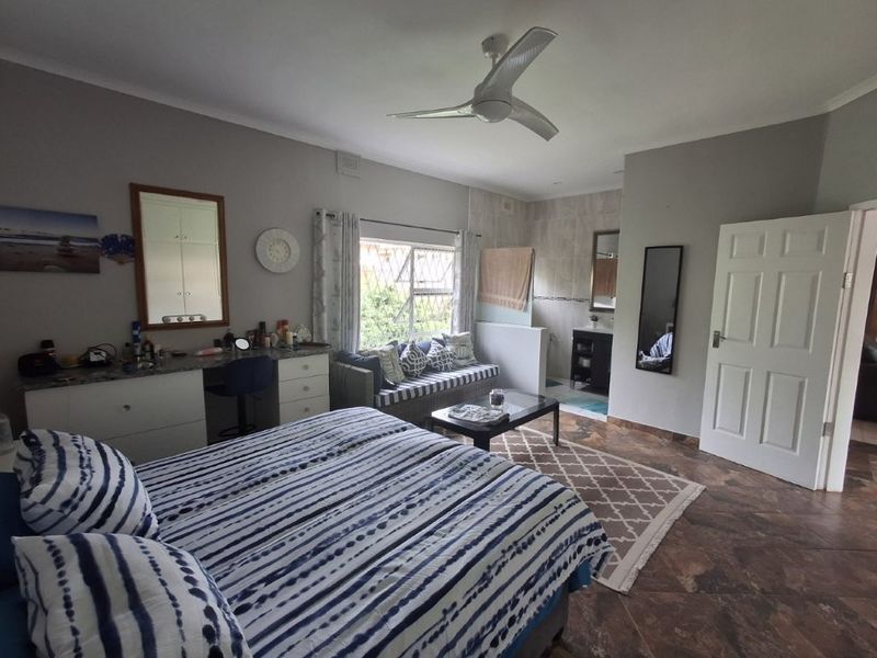 Opportunity Just knocked!!! Spacious Family Home - An Entertainer’s Delight - With 3 Income Generating Flatlets .. - Photo 10