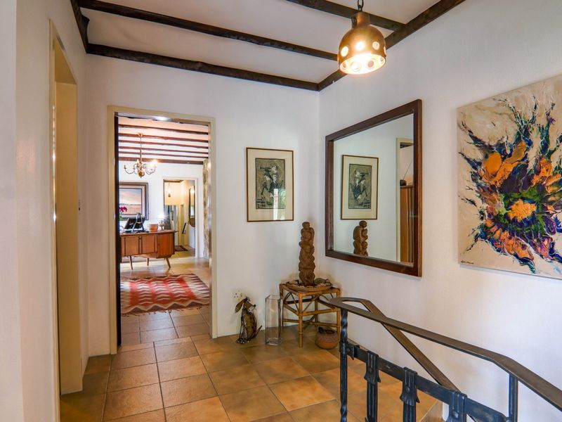 Stunning Hilltop Home, just 4.5 km from Lanseria Airport  - Photo 10